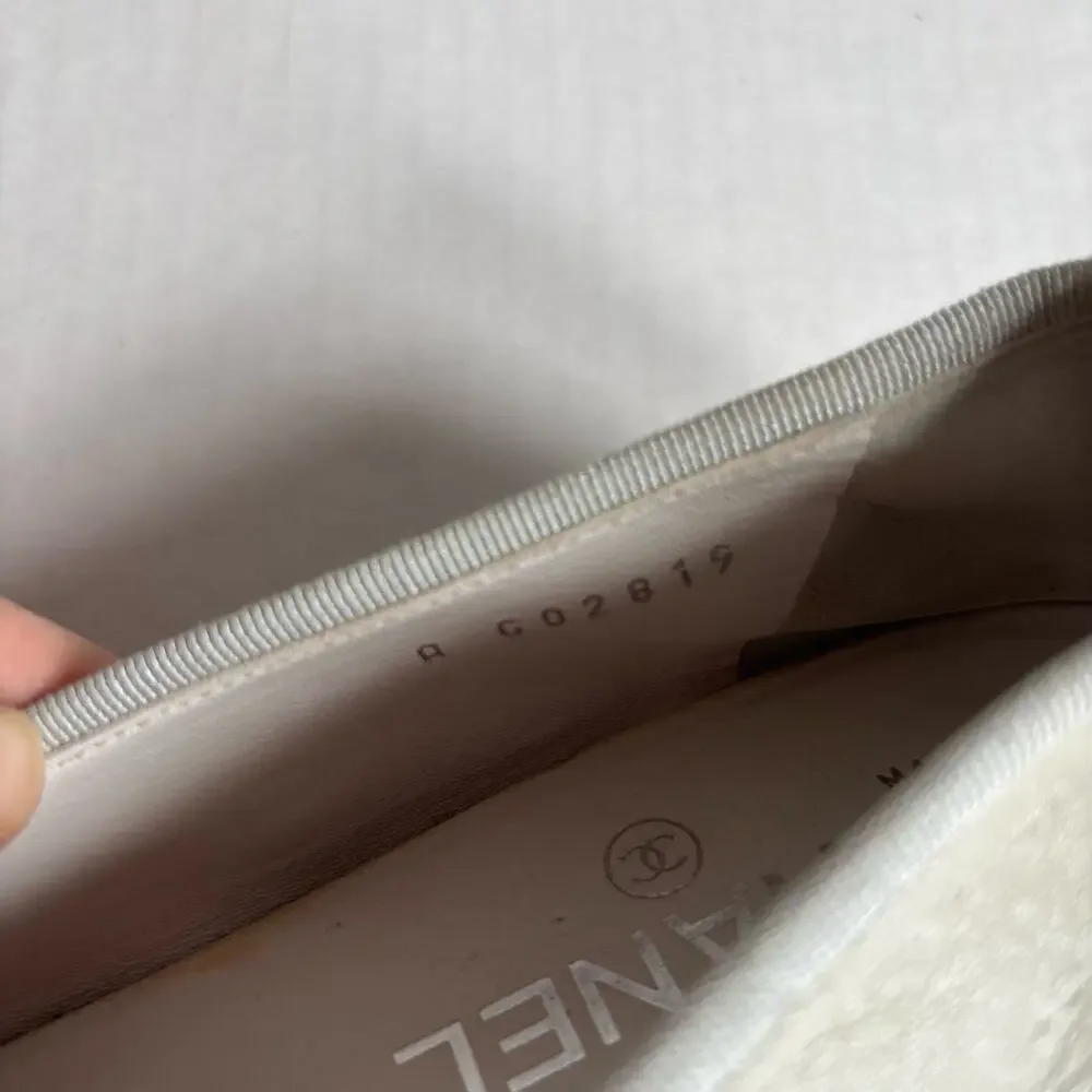 Chanel Cap Toe CC Logo Ballet Flats Gray Black Patent Leather Shoes Size EU 41 - Picture 14 of 16